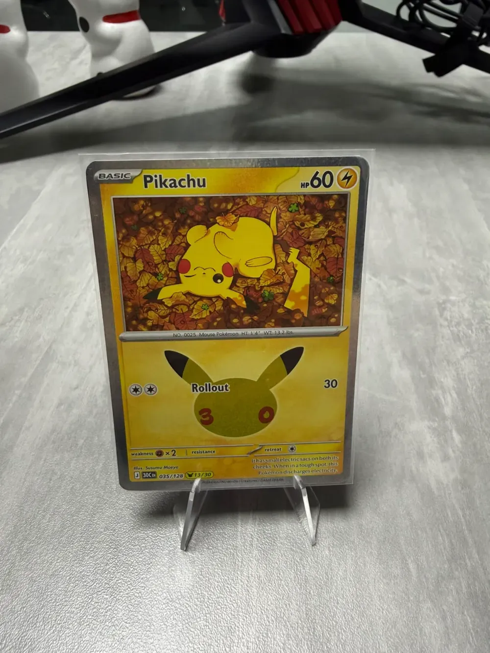 Pikachu (35/128) Celebração de 30 Anos Pokémon TCG
