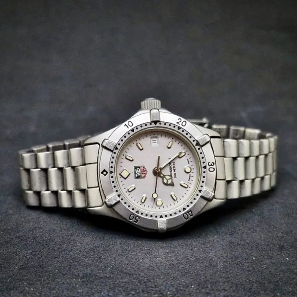 と*こ様 TAG Heuer プロフェッショナル　200M Relógio Tag Heuer Professional 200m Silver White 28mm - Droper