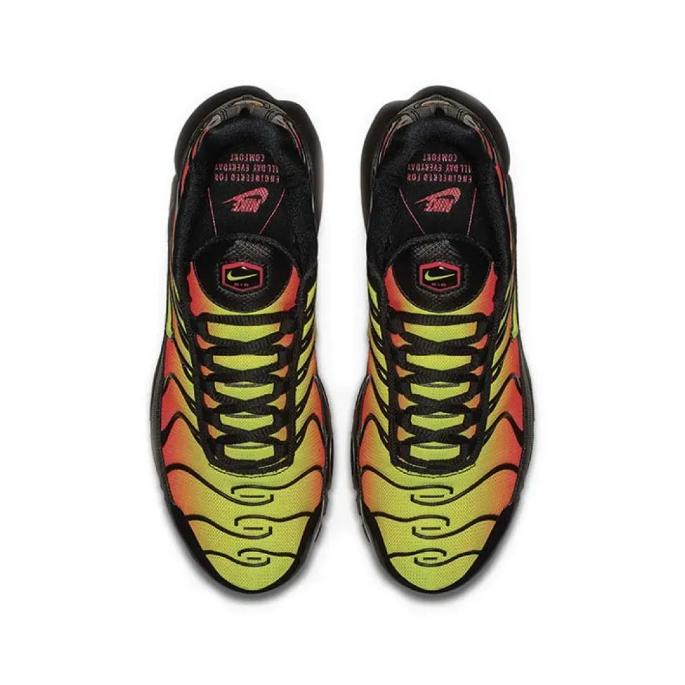 Nike Air Max Plus Black Volt Solar Red foto 2