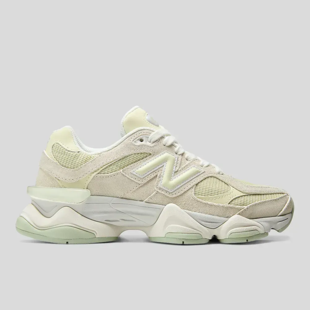 New Balance 9060 Mineral Off White foto 1