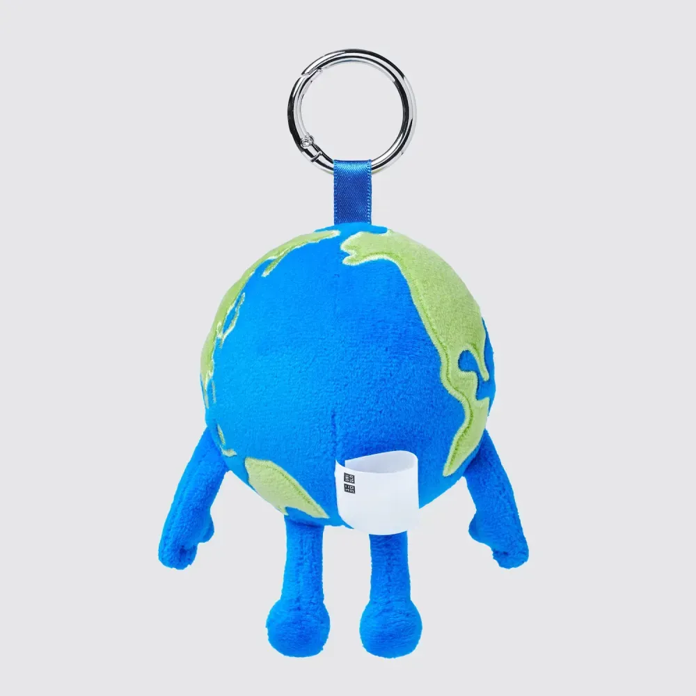 KAWS x Uniqlo Chaveiro Universe Charm Earth Blue foto 2