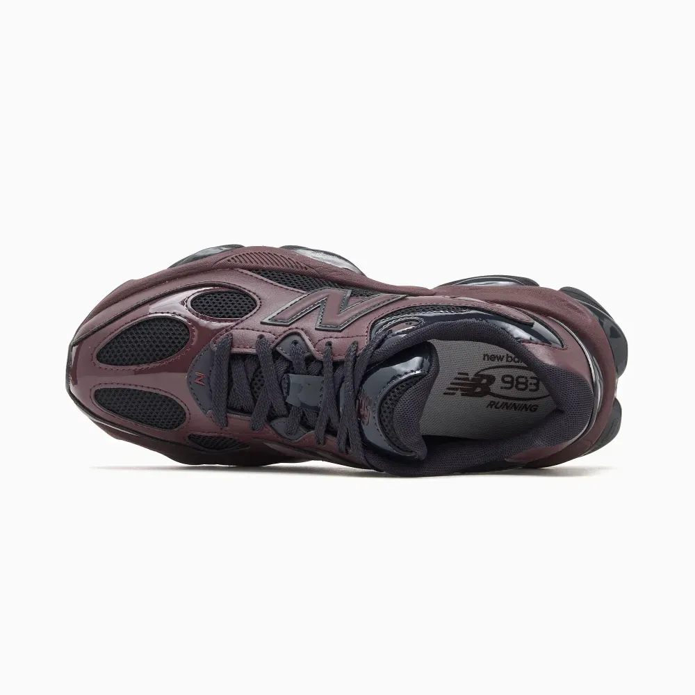 New Balance 983 Cherry Leather Dark Night foto 2
