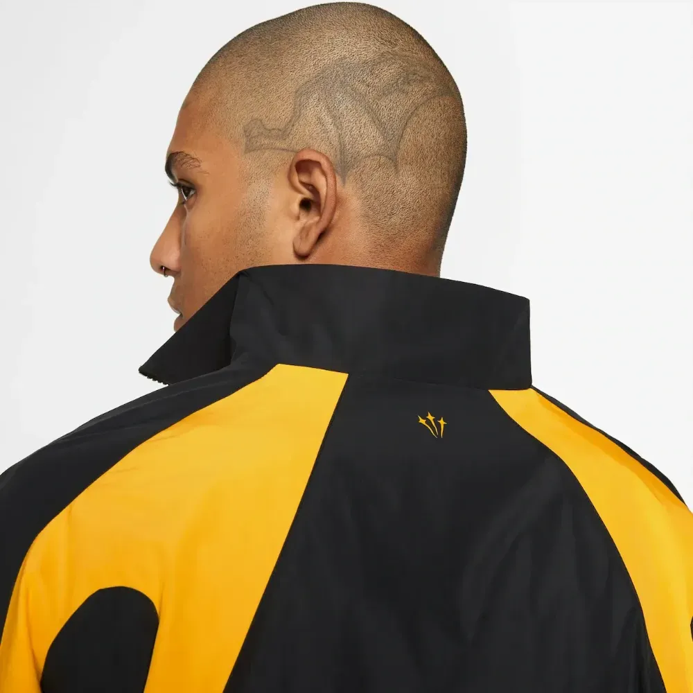 Nocta x Nike Jaqueta Track Black Yellow foto 4