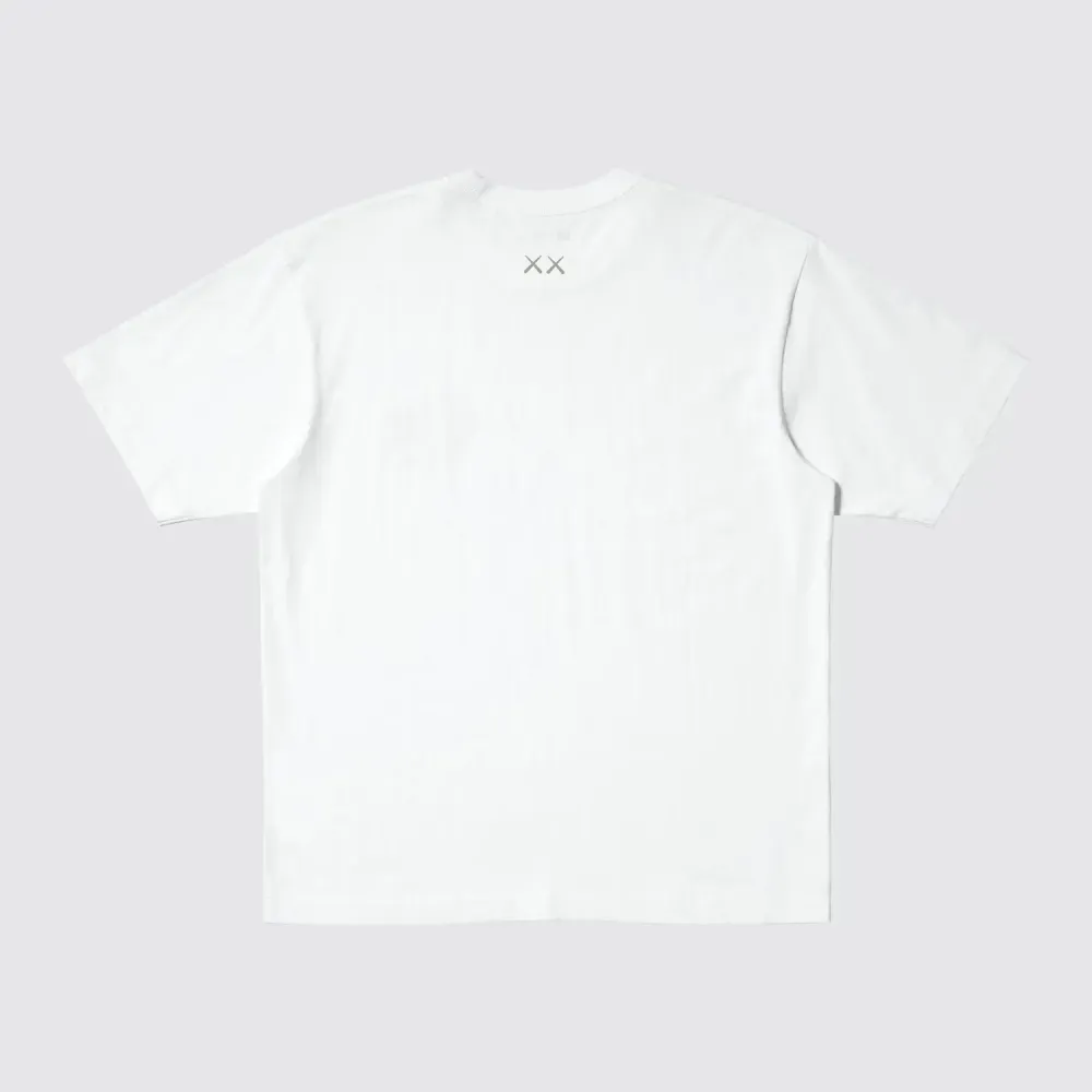 KAWS x Uniqlo Camiseta Universe UT Graphic White foto 1