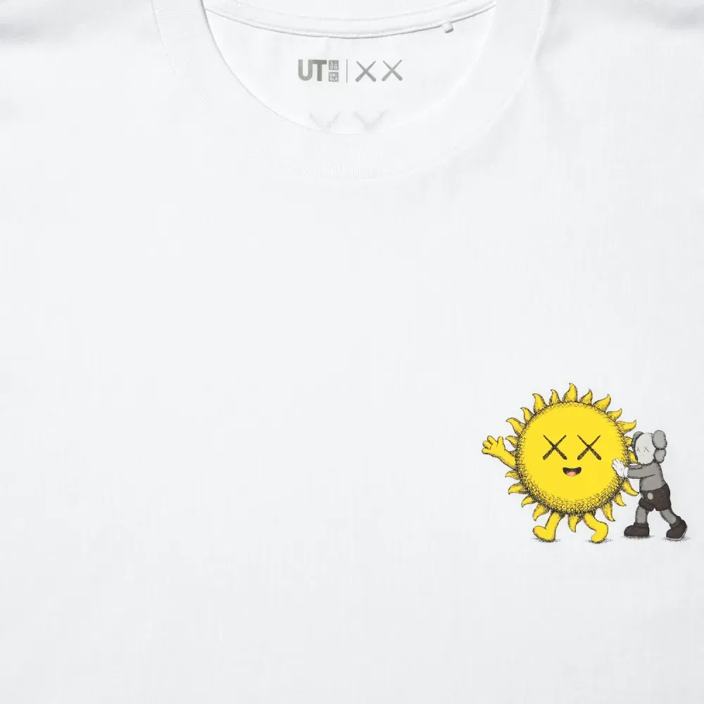 KAWS x Uniqlo Camiseta Universe UT Graphic White foto 2