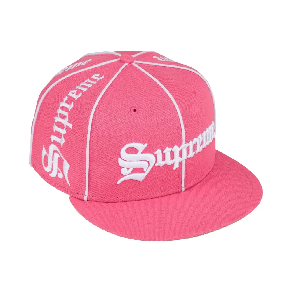 New Era x Supreme Boné Piping Script Pink FW26-W7 foto 1