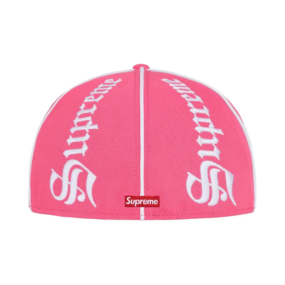 New Era x Supreme Boné Piping Script Pink FW26-W7 foto 2