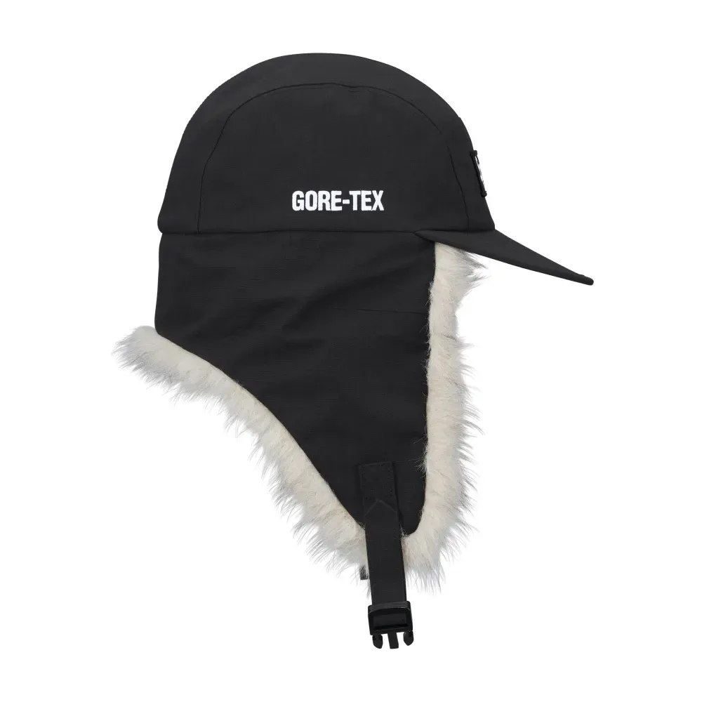 Boné Supreme GORE-TEX Earflap Camp Black FW26-W7 foto 1