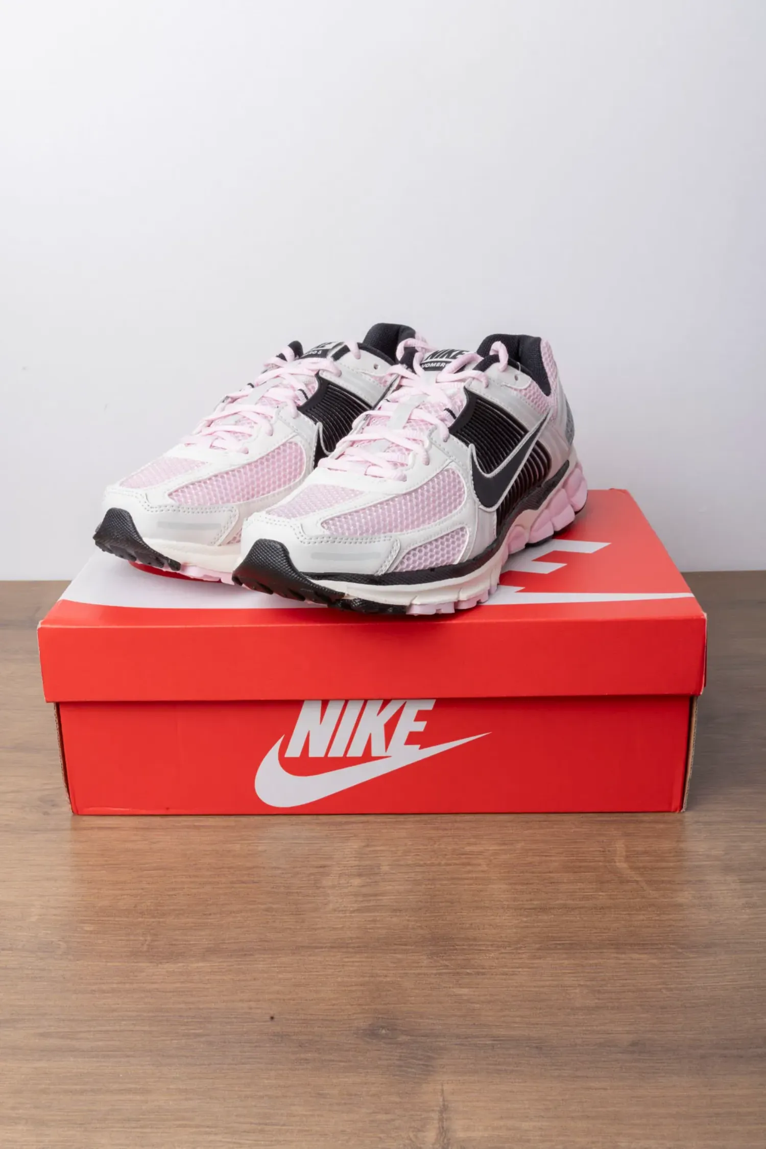 Nike Zoom Vomero 5 Pink Foam Phantom Metallic Platinum Black