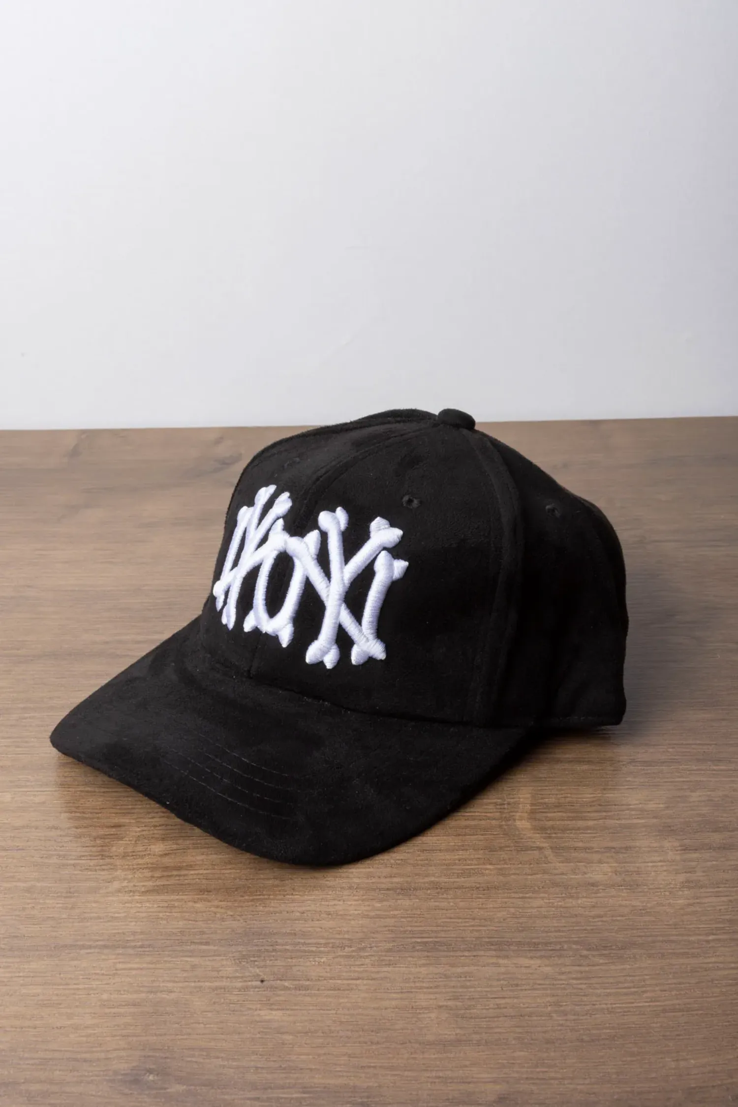 Boné oMA Studios NY NY Bones Suede Black — Único, Novo