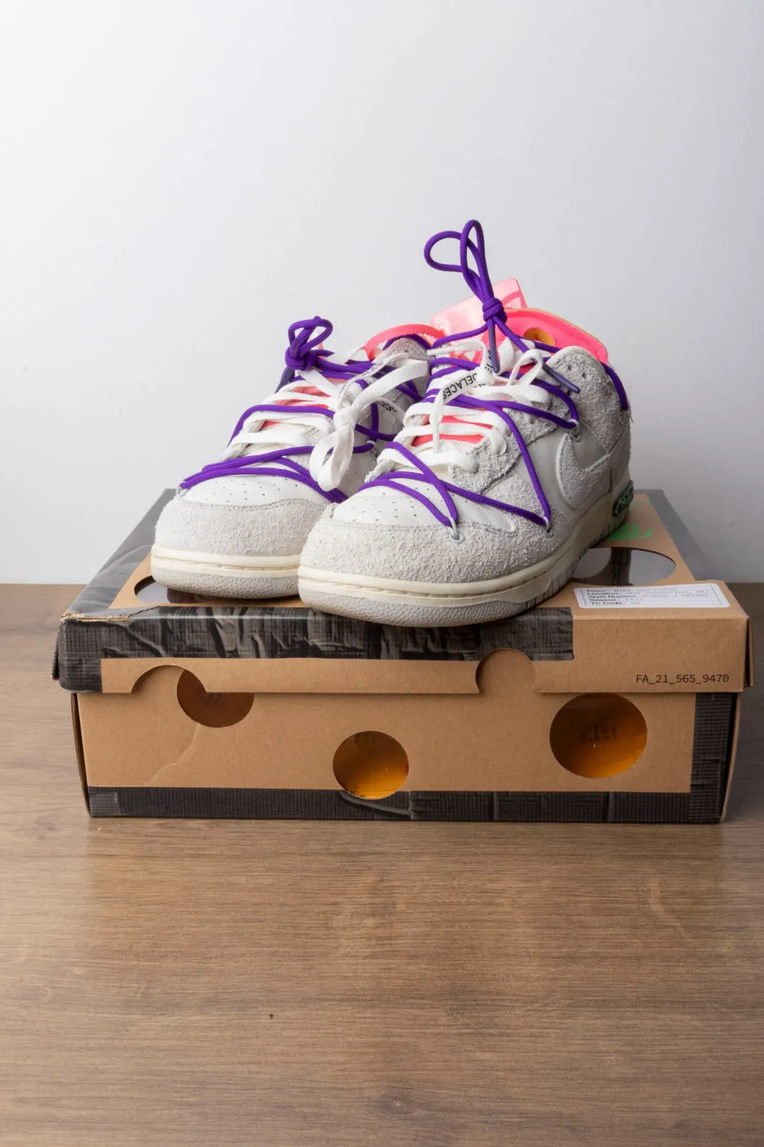Off-White x Nike Dunk Low Lot 15 of 50