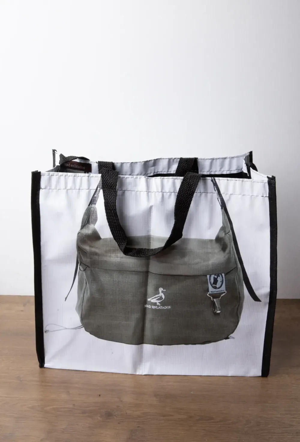 Bolsa Mad Enlatados Bootleg Quadro Creations Branca
