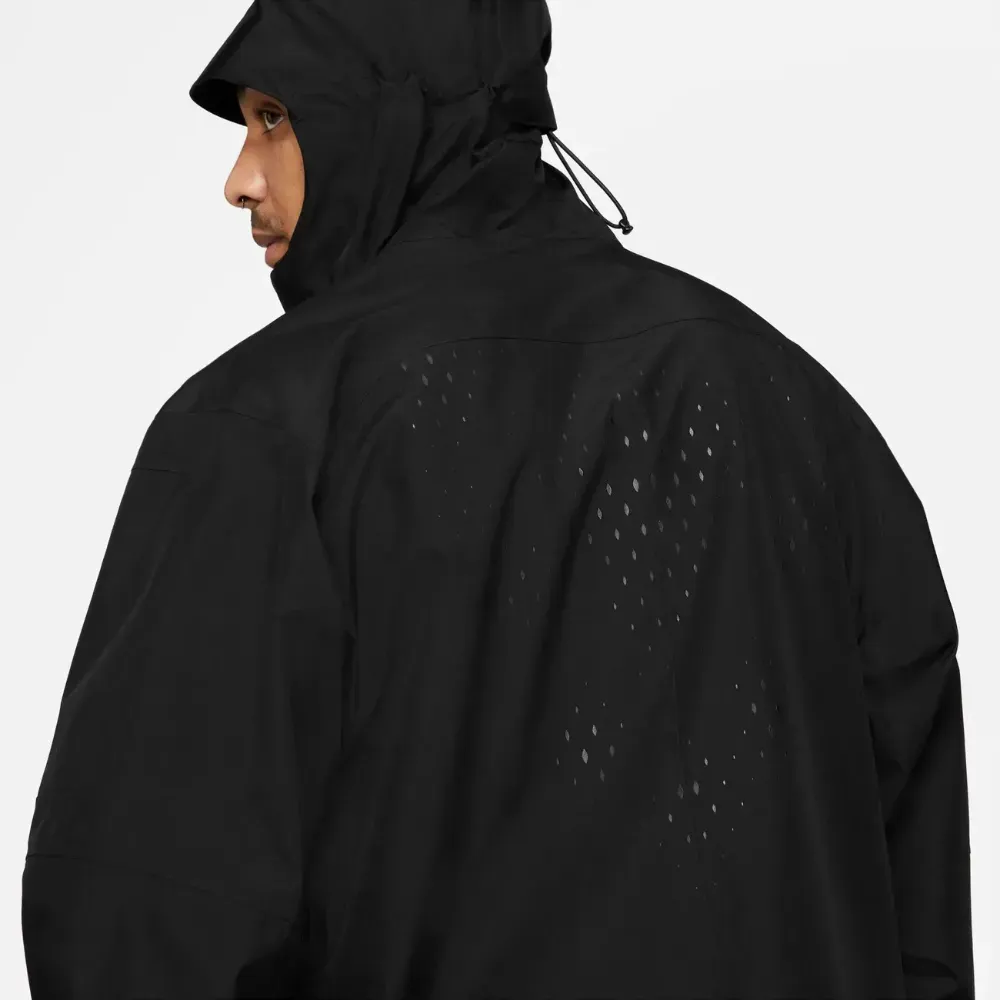NOCTA x Nike Jaqueta NRG Tech Black foto 3