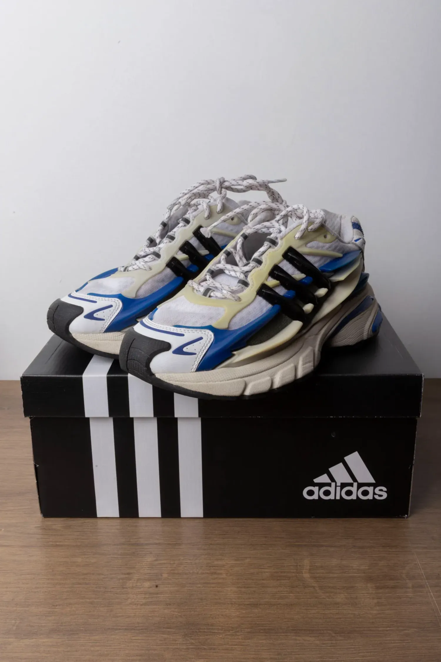 Pharrell Williams x adidas Adistar Jellyfish Focus Olive Core Black Royal
