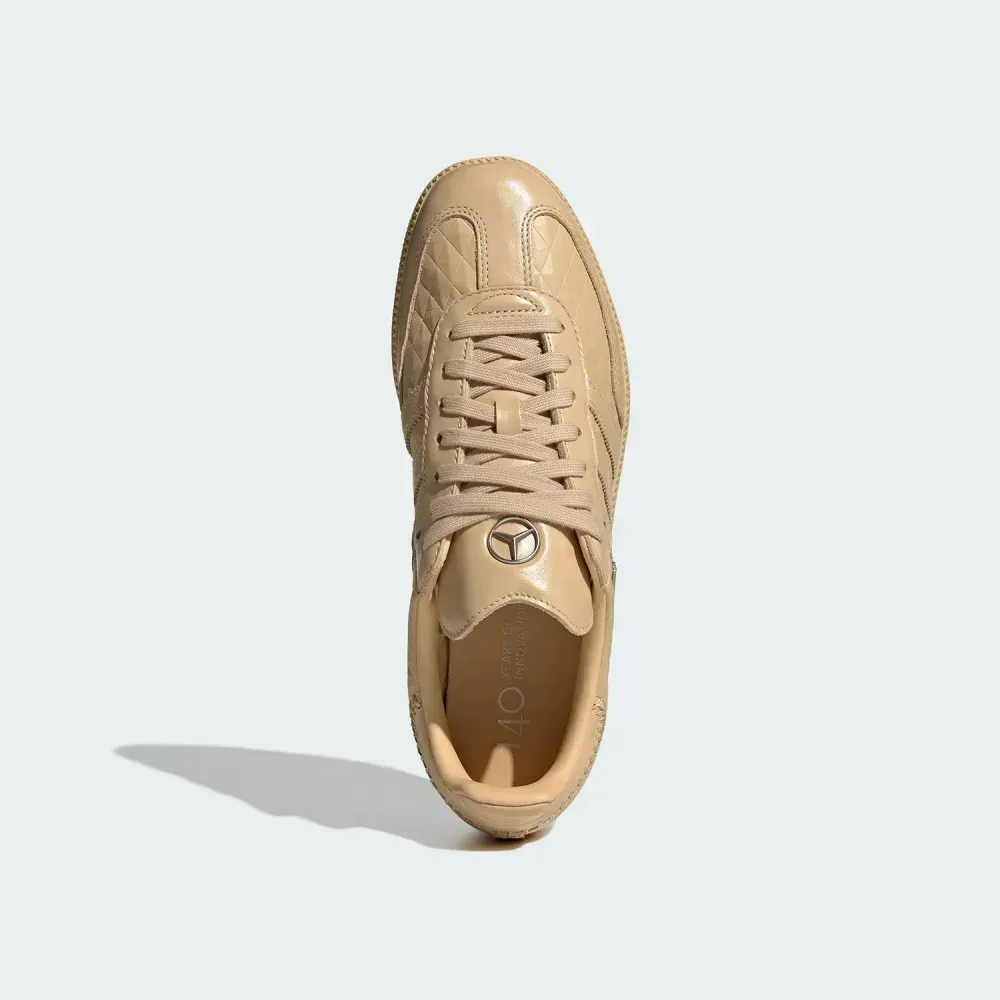 Mercedes AMG x adidas Samba OG Petronas F1 Team Magic Beige foto 2