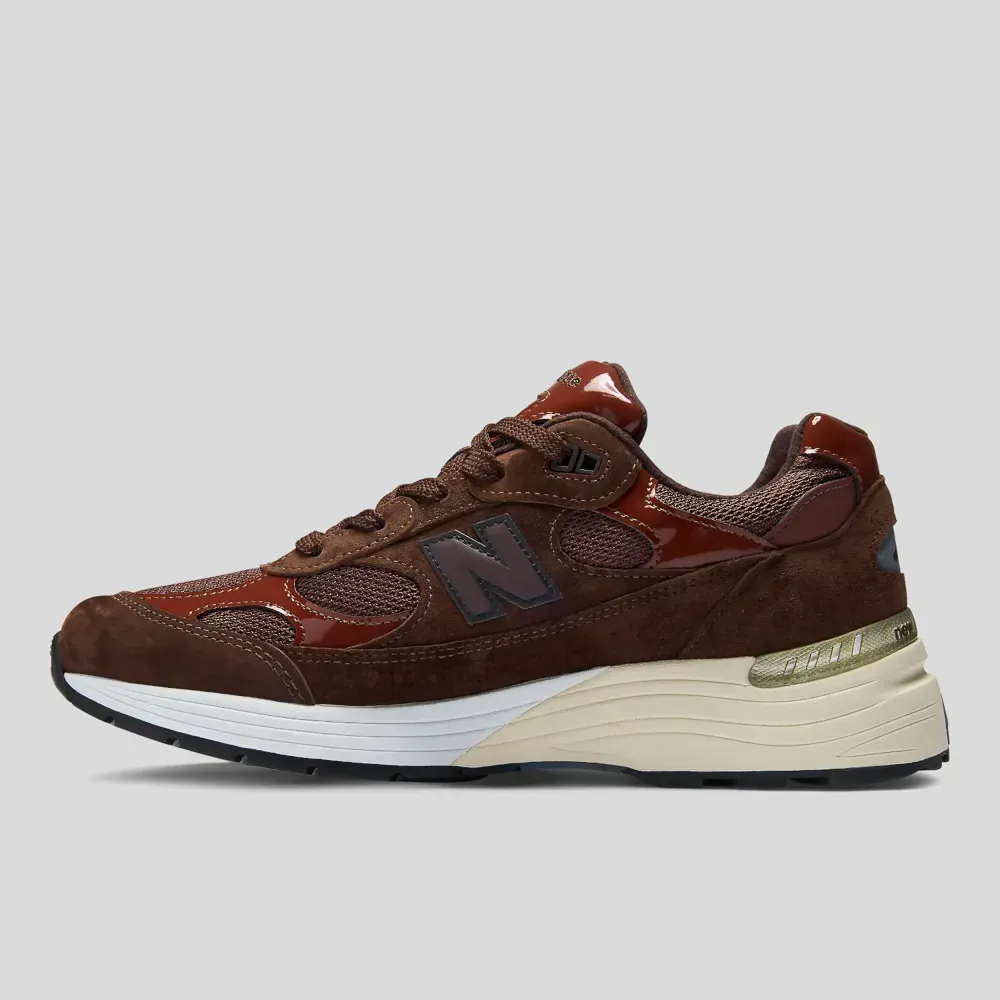 Aminé x New Balance 992 Outdoor School Chocolate Amber foto 3