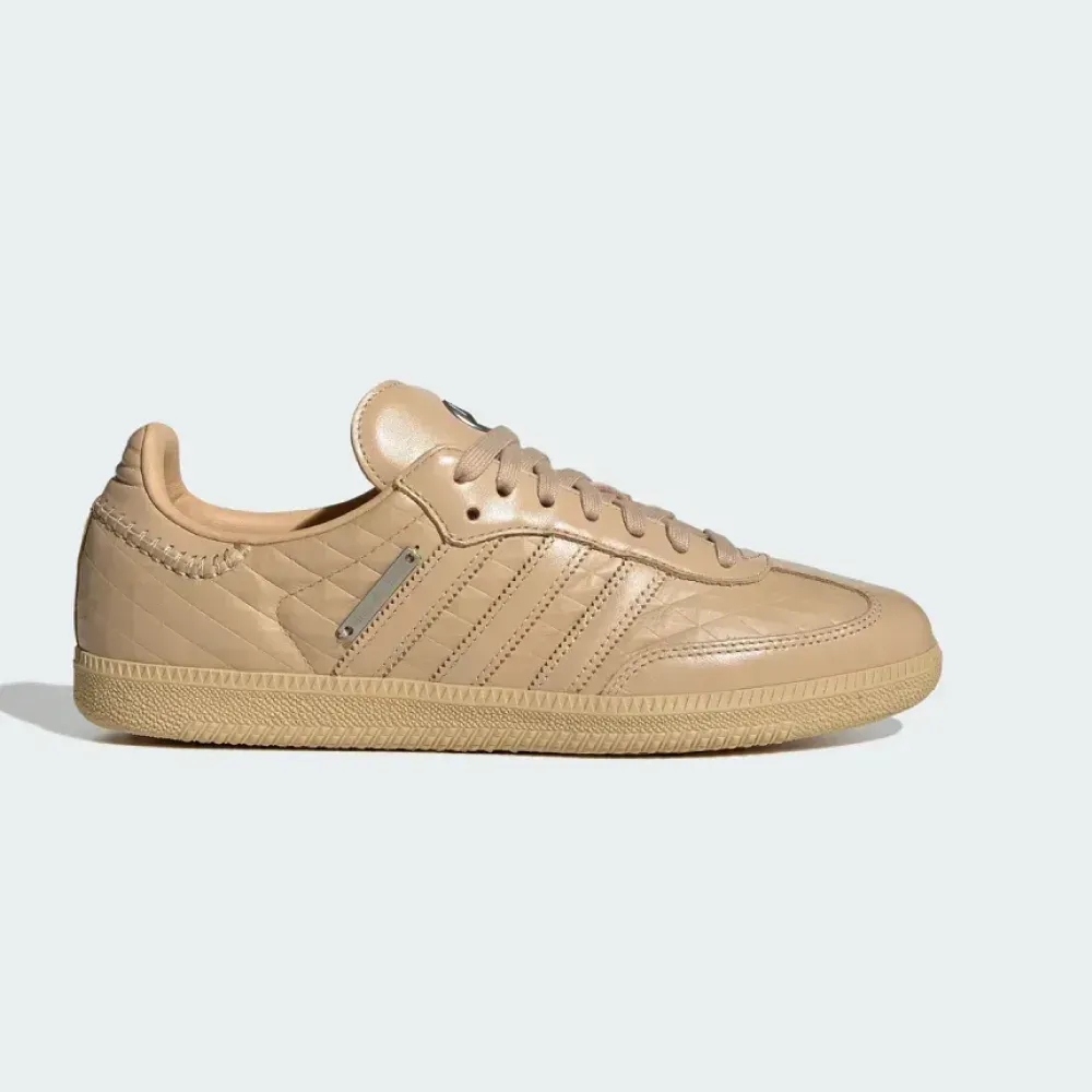 Mercedes AMG x adidas Samba OG Petronas F1 Team Magic Beige foto 1
