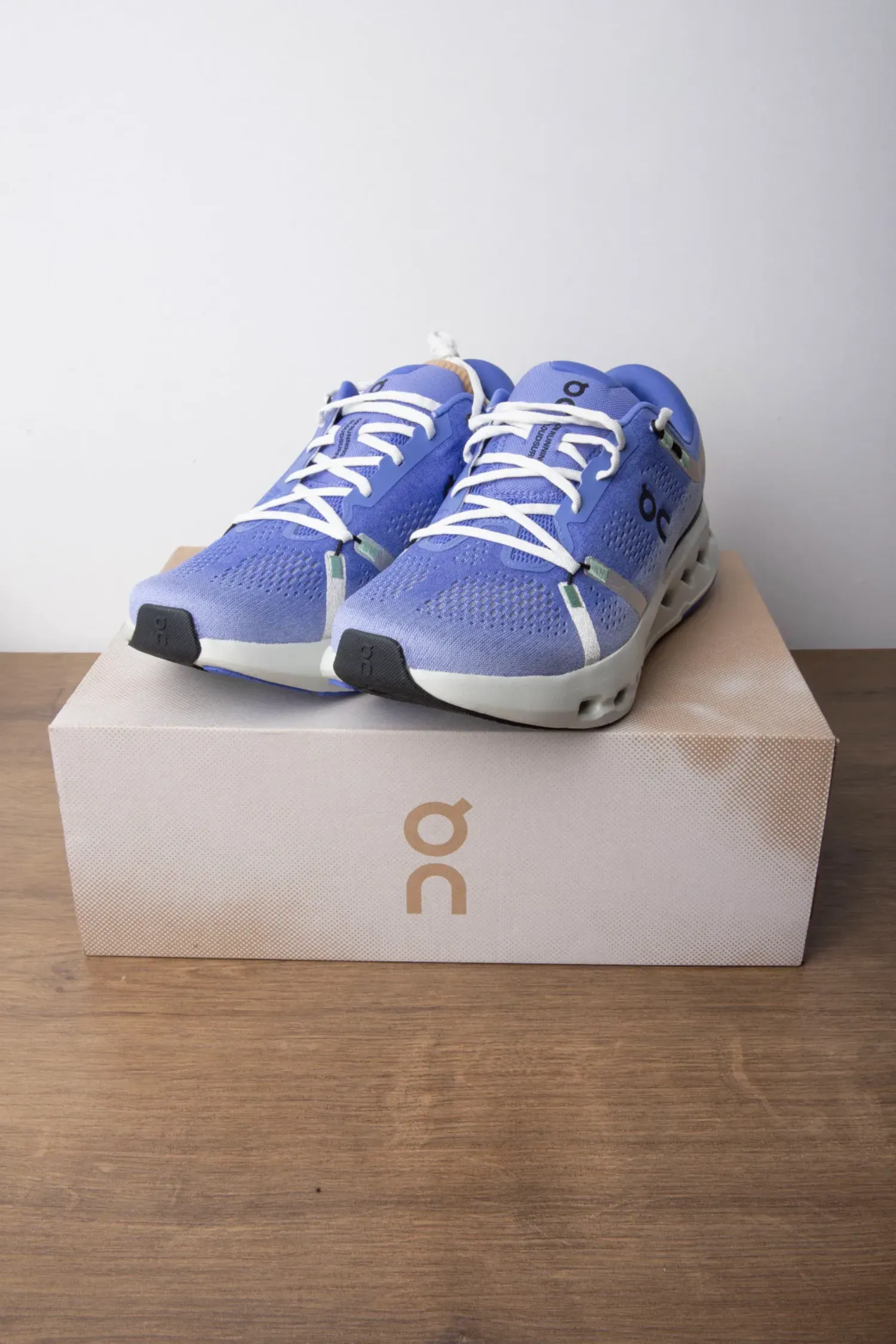 On Running Cloudsurfer 2 Sailor Ivory
