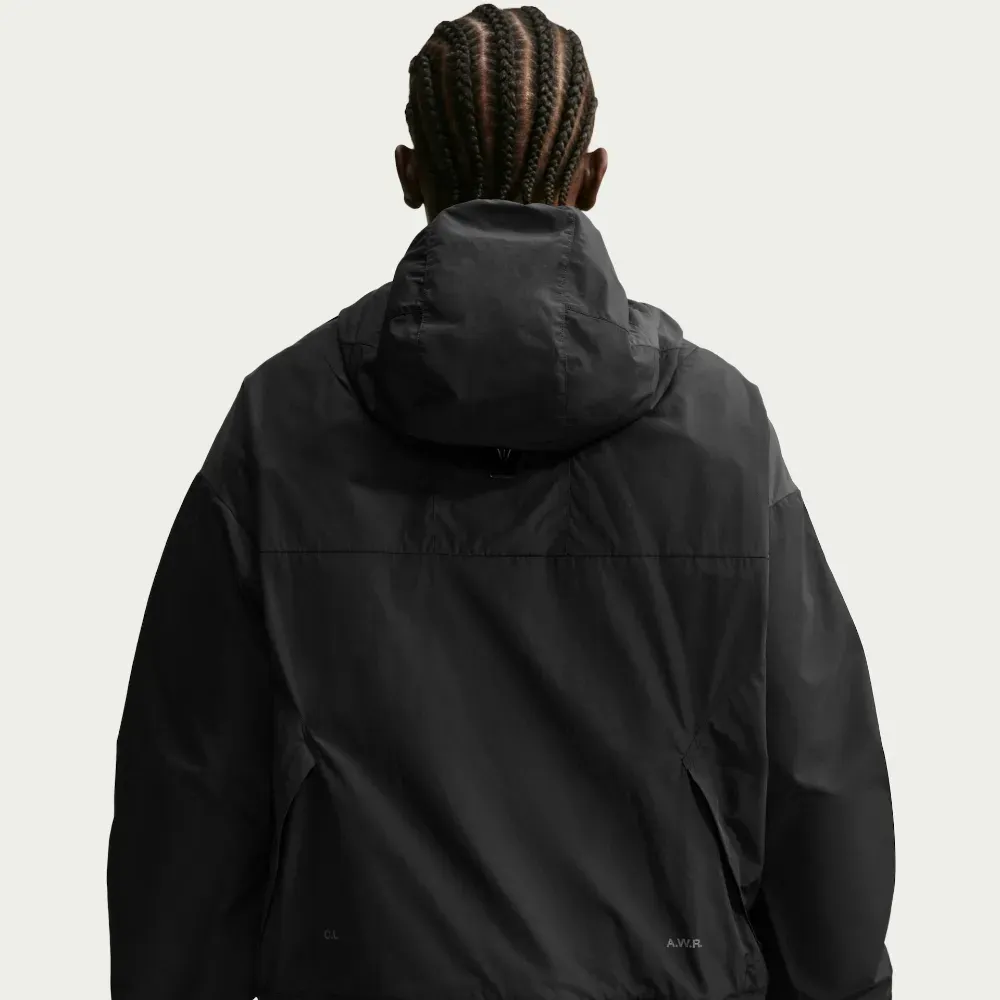 NOCTA x Nike Jaqueta Shroud Cut Black foto 2