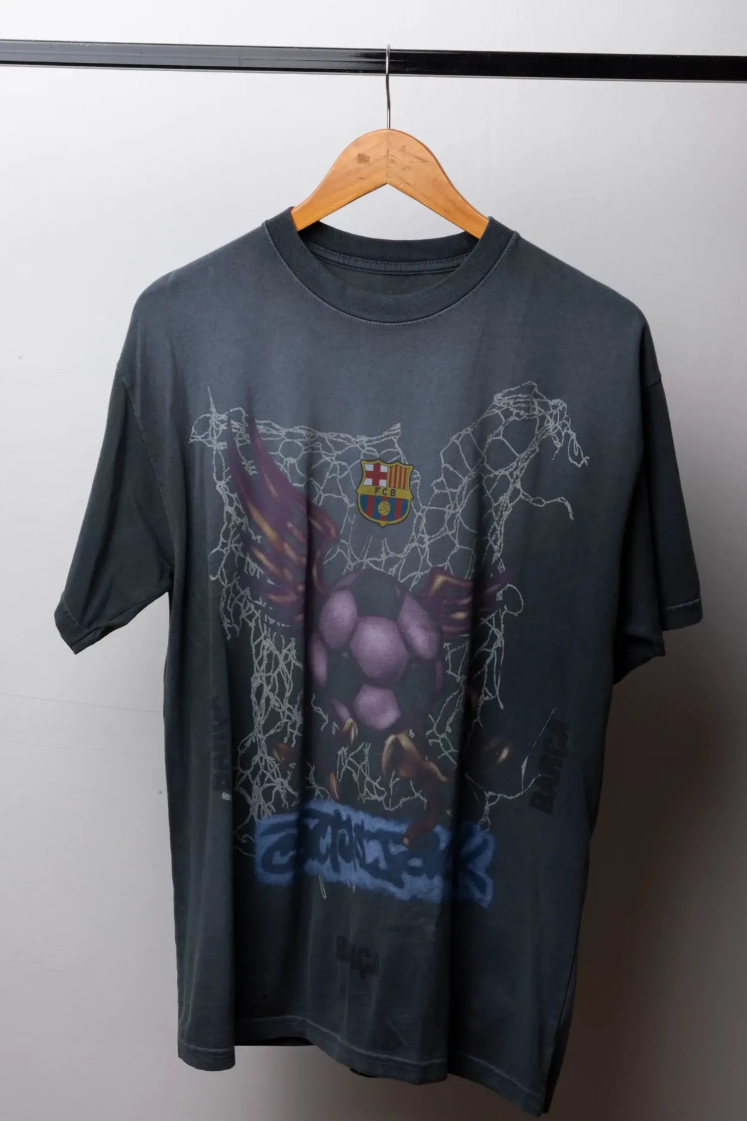 Travis Scott x FC Barcelona Camiseta Washed Spray Logo