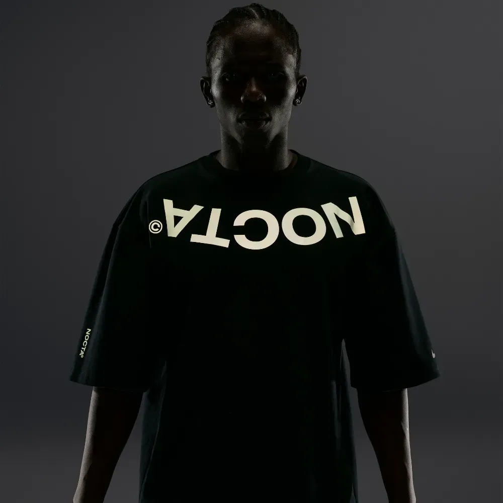 NOCTA x Nike Camiseta Marquis Black foto 4