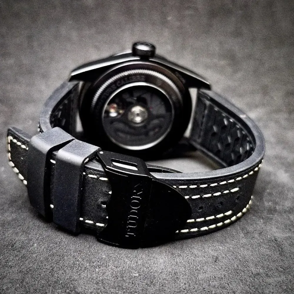 Relógio Tudor Black Bay Ceramic 41mm foto 2