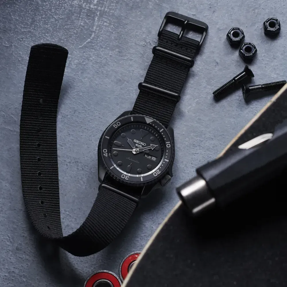 Relógio Seiko 5 Sports SKX Series Black 42.5mm foto 1