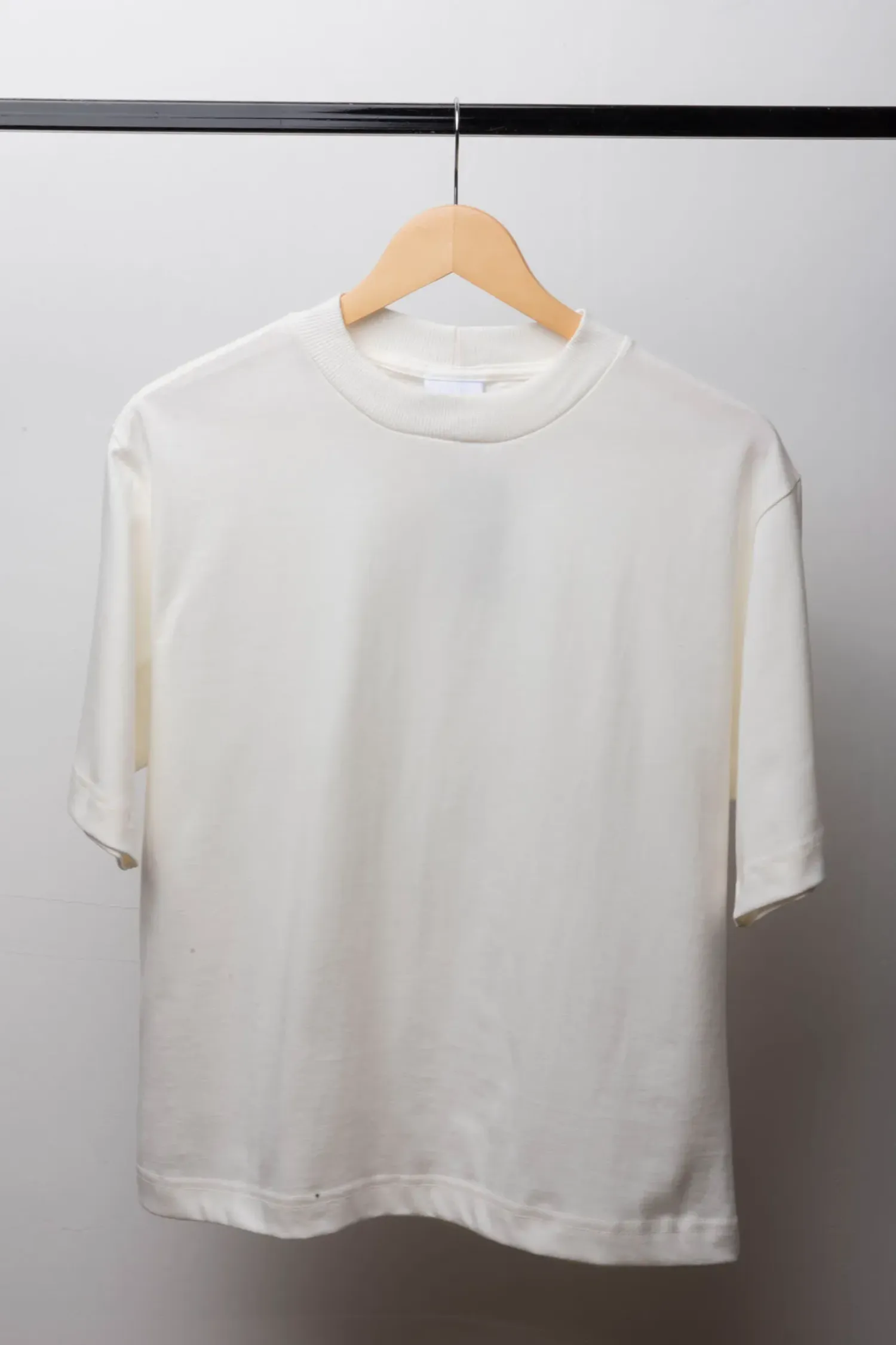 Camiseta Romã Boxy Regular Cream