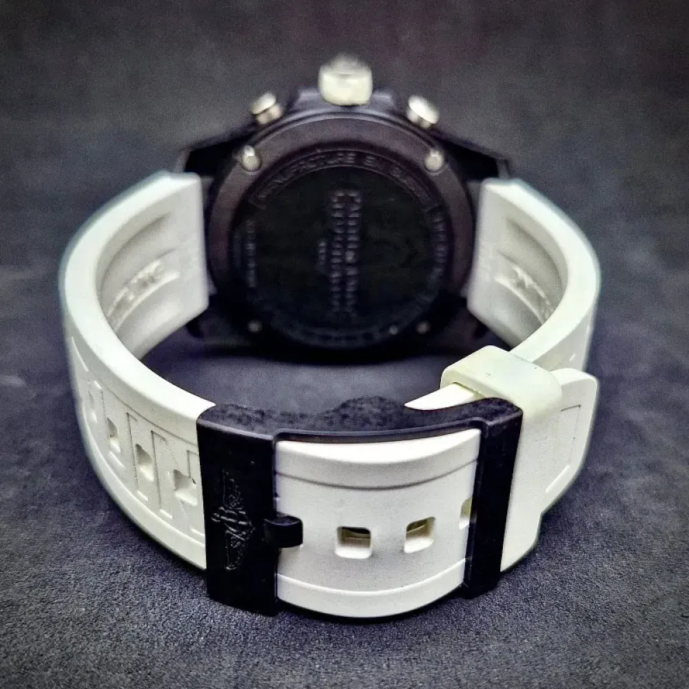 Relógio Breitling Endurance Pro Black Dial 44mm foto 4