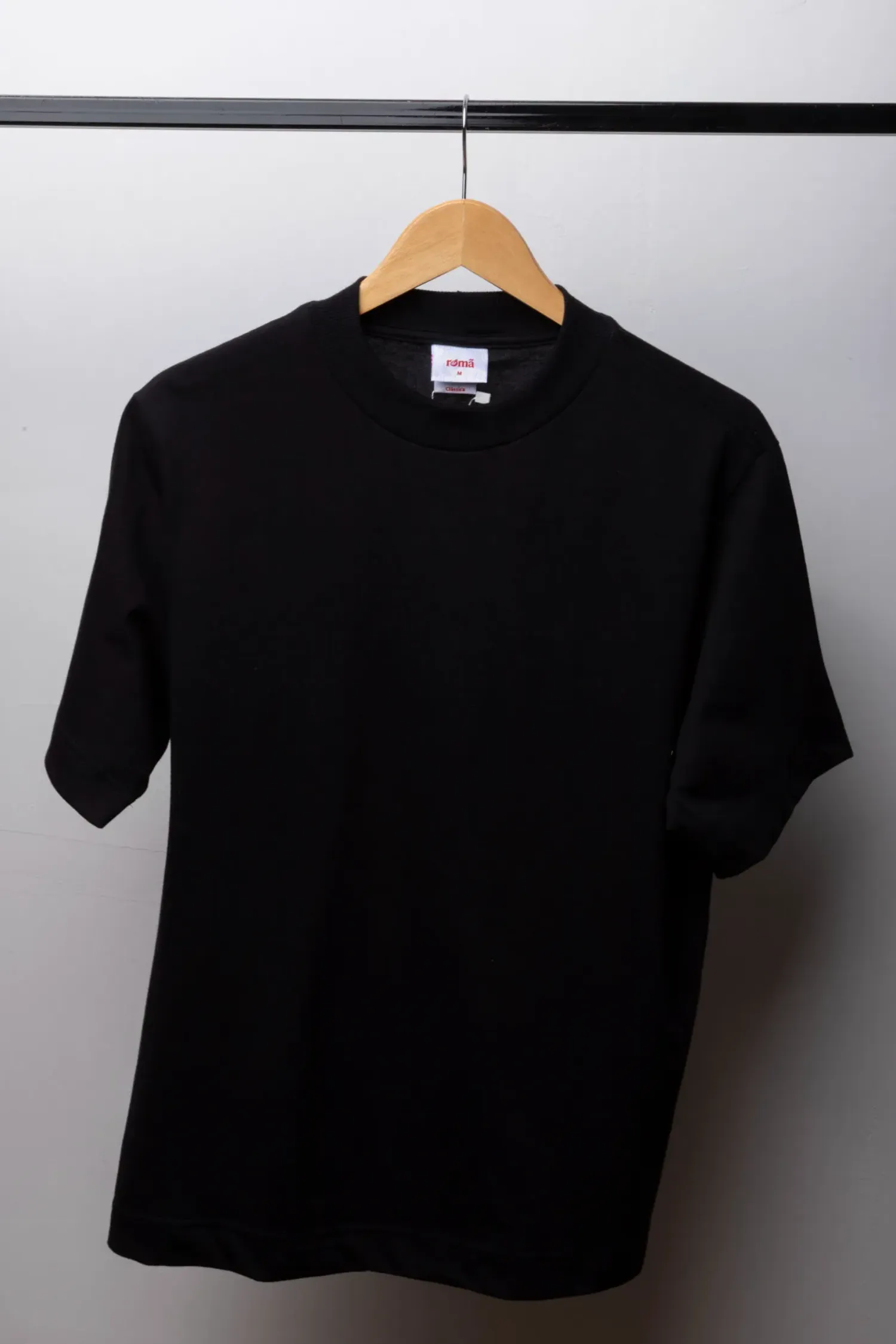 Camiseta Romã Premium Clássica Black