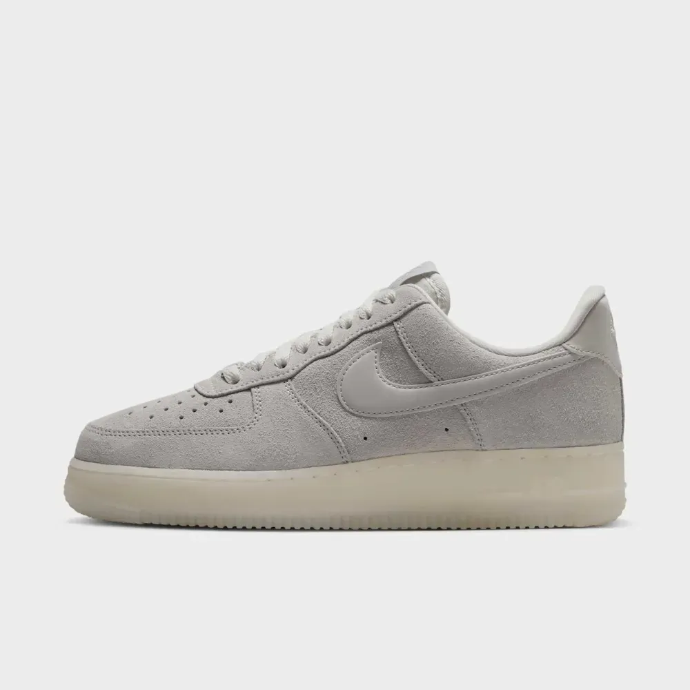 Nike Air Force 1 '07 Suede Sail Light Bone Feminino foto 1
