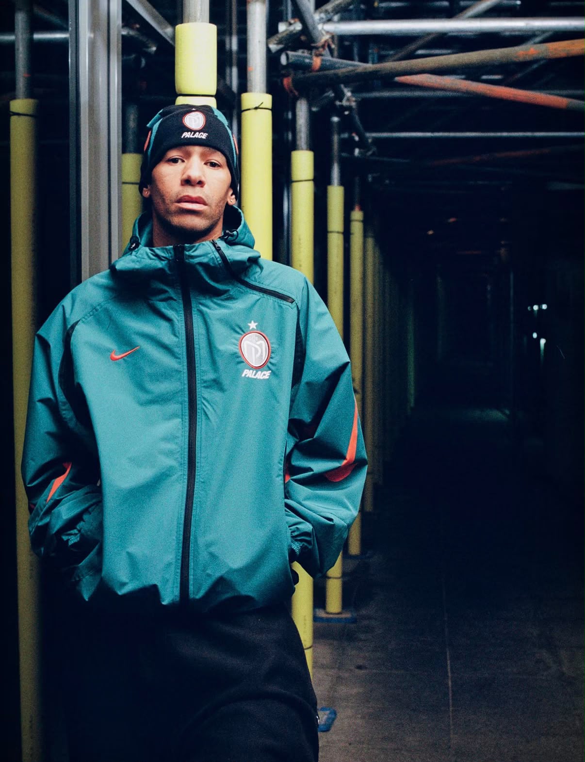 Palace e Nike comemoram aniversário com a coleção Manor Place