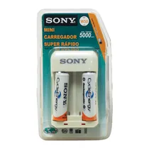 Kit Carregador de Pilhas Sony BCG-W50 / 5000MAH para Pilha AAA e AA / com Pilha Incluida (2 Pilhas AA) / Bivolt - Branco