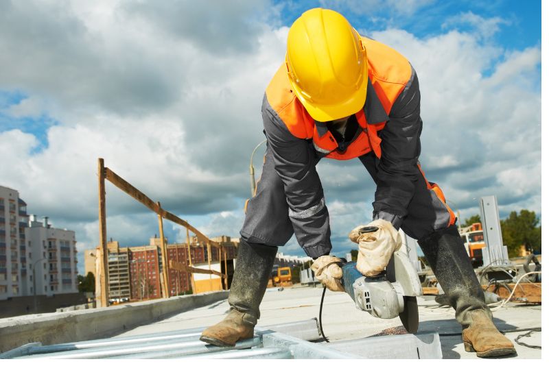 above ground pool cleaning service