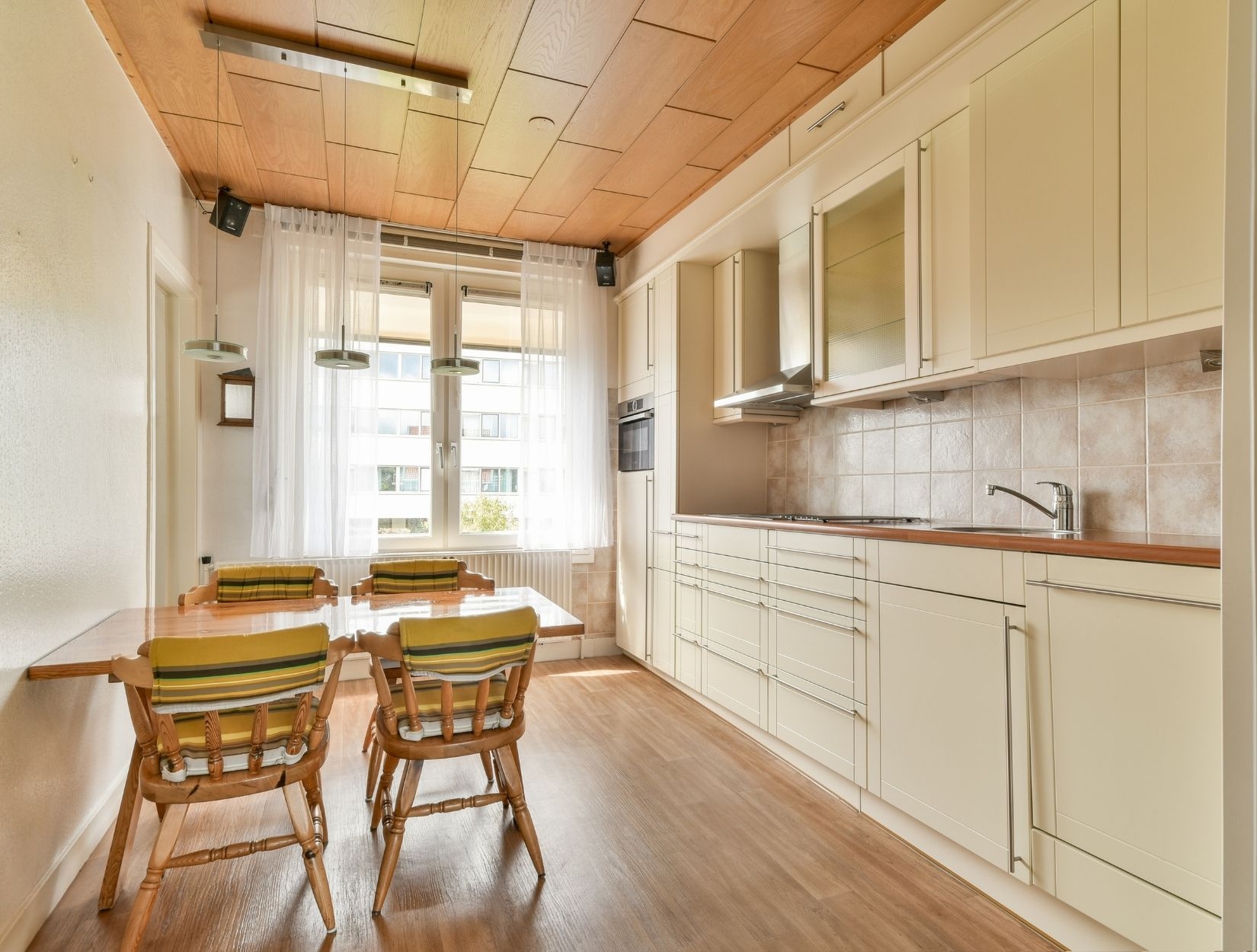 Professional and Efficient Cleaning Teams