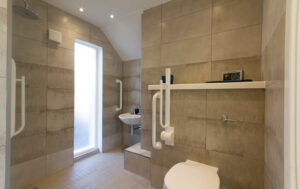 Fitting Wet Room Shower Screen