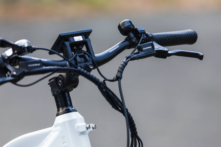 Why is the Pioneer Lite considered a budget electric hunting bike?