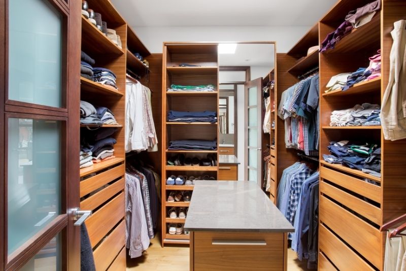 walk in wardrobe and dressing room